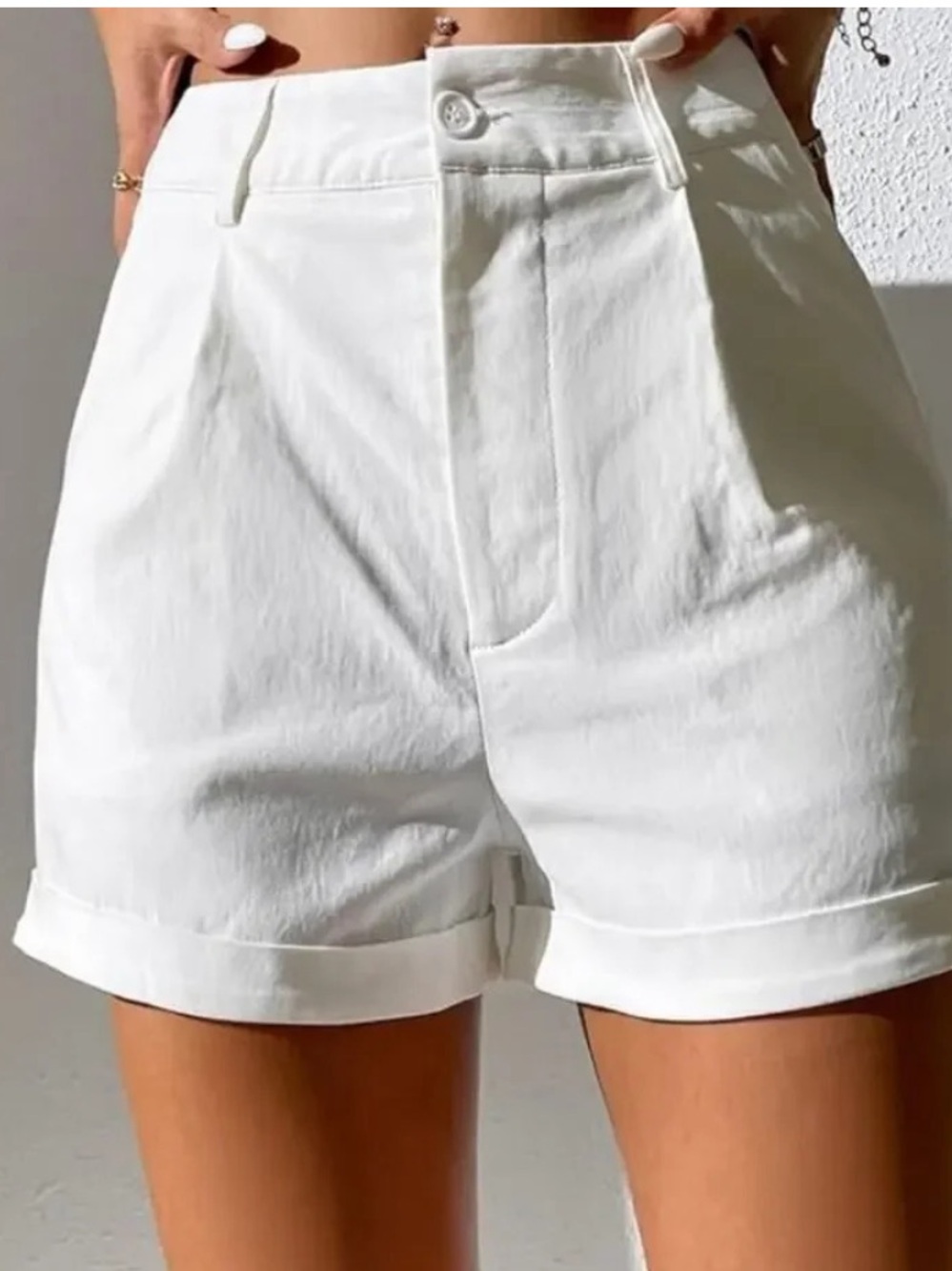 Vintage Ann Taylor High-Rise White Pleated Bermuda Shorts